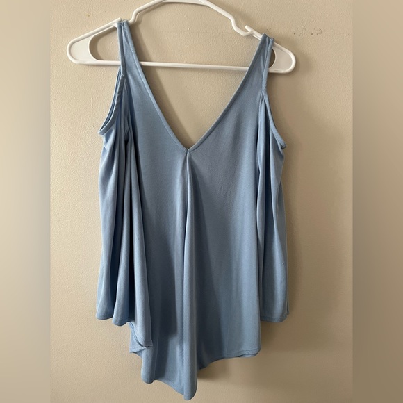 Design Lab top with cut out shoulders - Picture 1 of 2